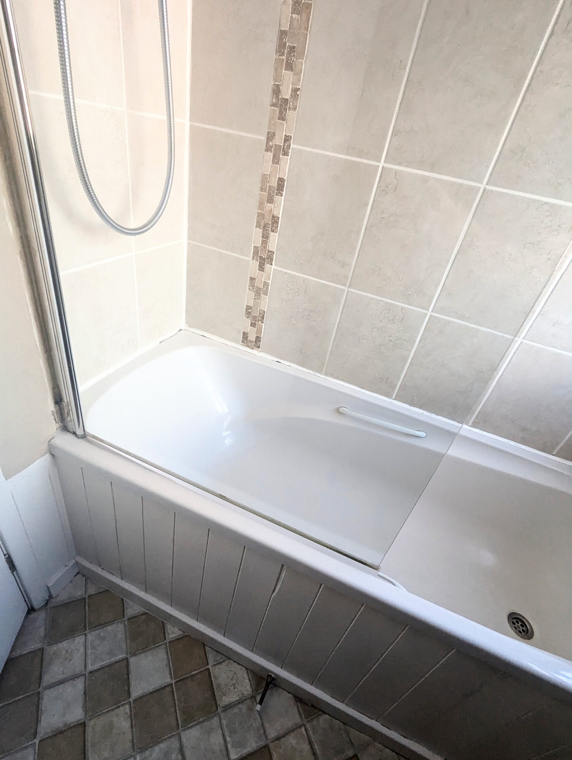 Bathroom limescale removal in Buckinghamshire