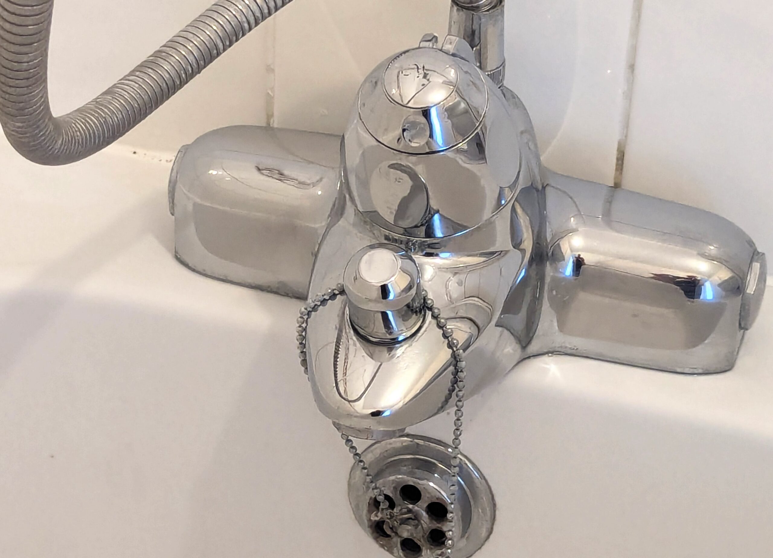 Bathroom limescale removal in Wiltshire